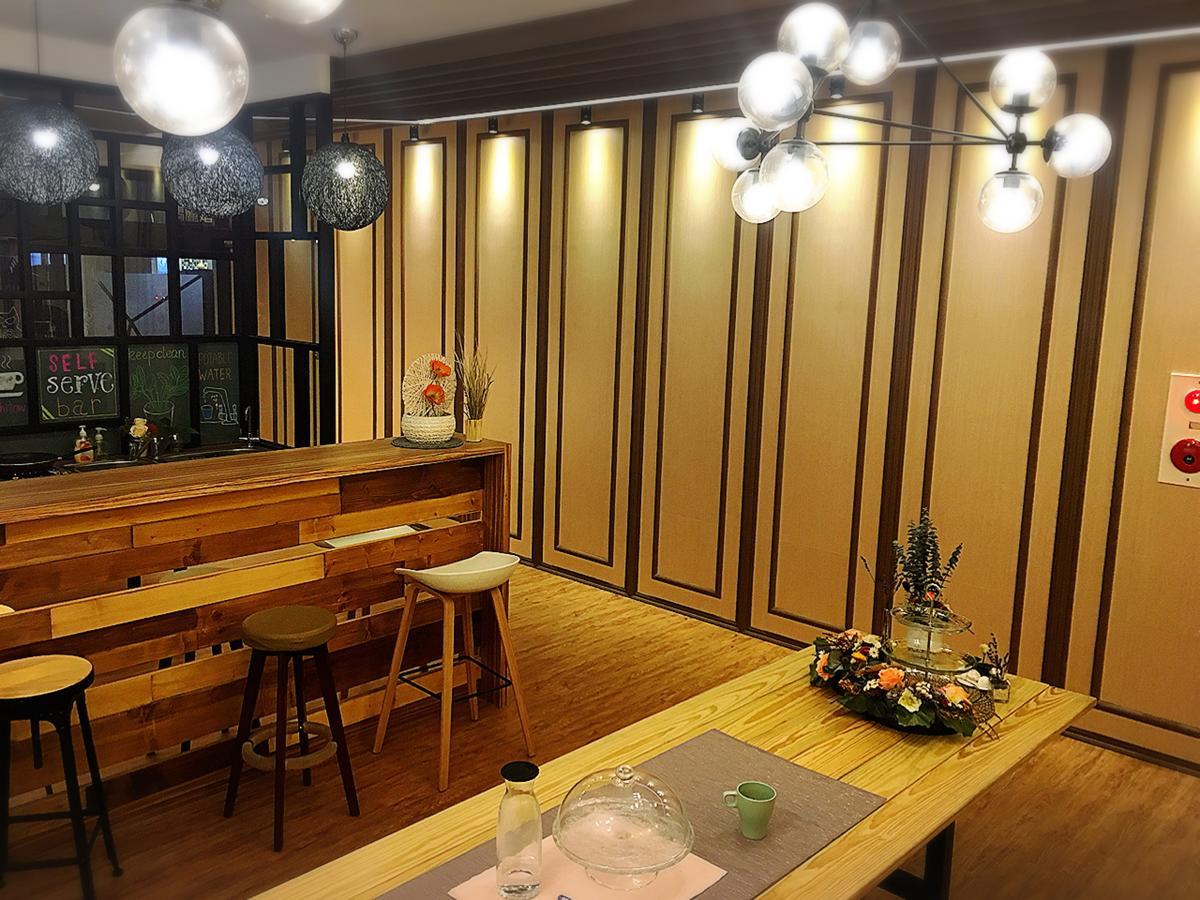 Master Chitow Hostel Kaohsiung Buitenkant foto