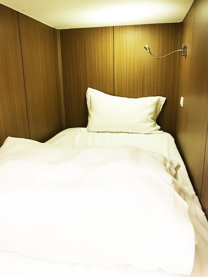 Master Chitow Hostel Kaohsiung Buitenkant foto