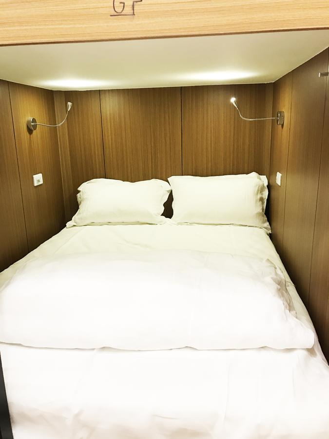 Master Chitow Hostel Kaohsiung Buitenkant foto